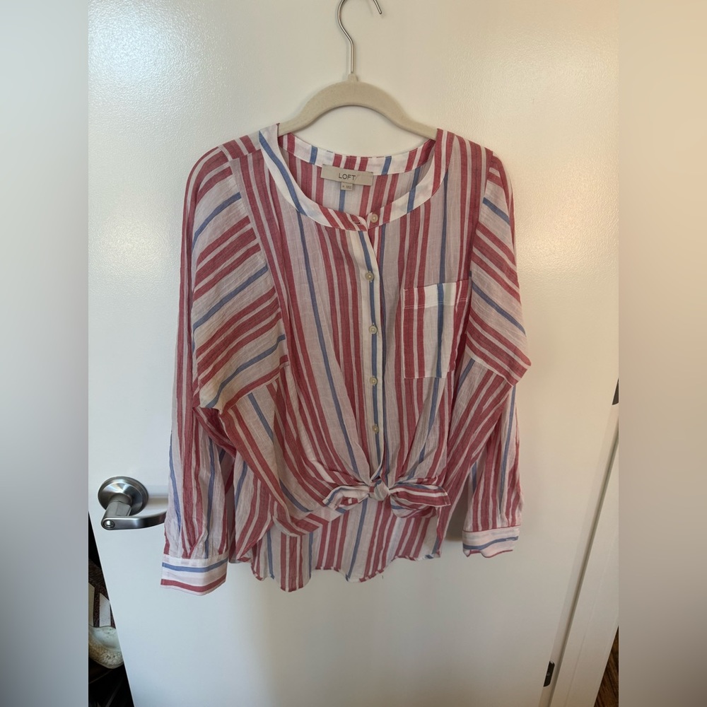 (NWT) Loft Woman’s Red and While Blouse (M)
